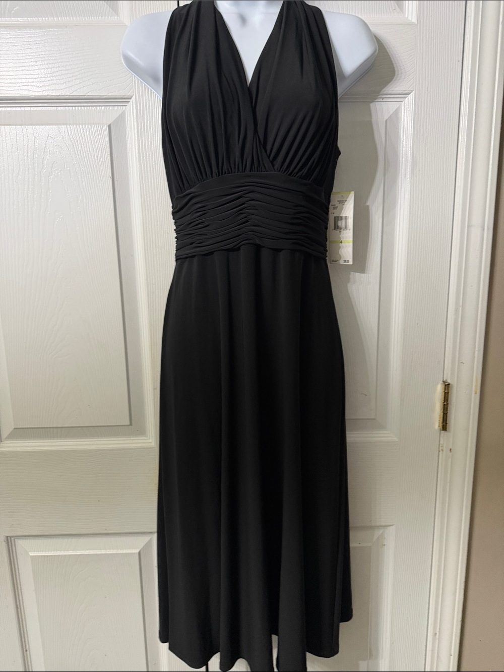 Evan Picone Classic Black Halter Evening Dress Sz 4 NWT